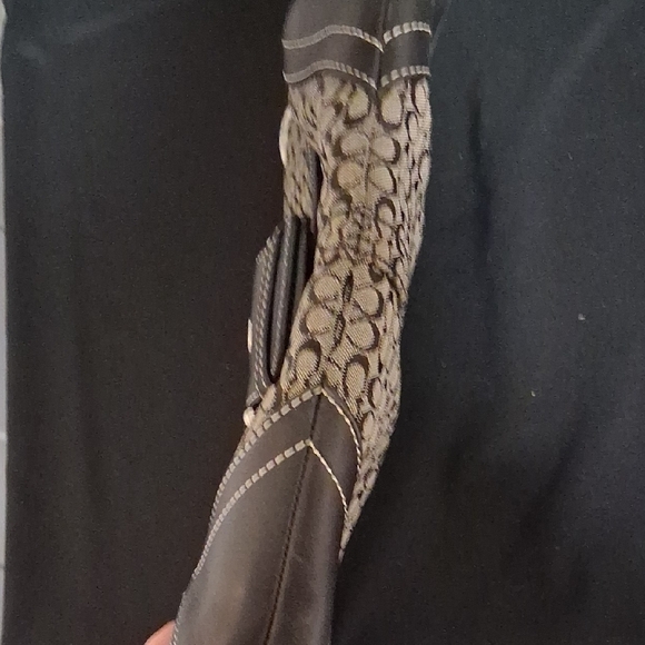 Coach Black and Gray Signature Shoulder Bag (MISSING STRAP) - Picture 4 of 7